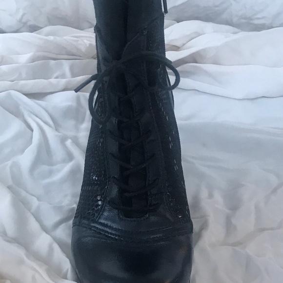 Cloud booties with comfortable soft leather - Picture 4 of 6